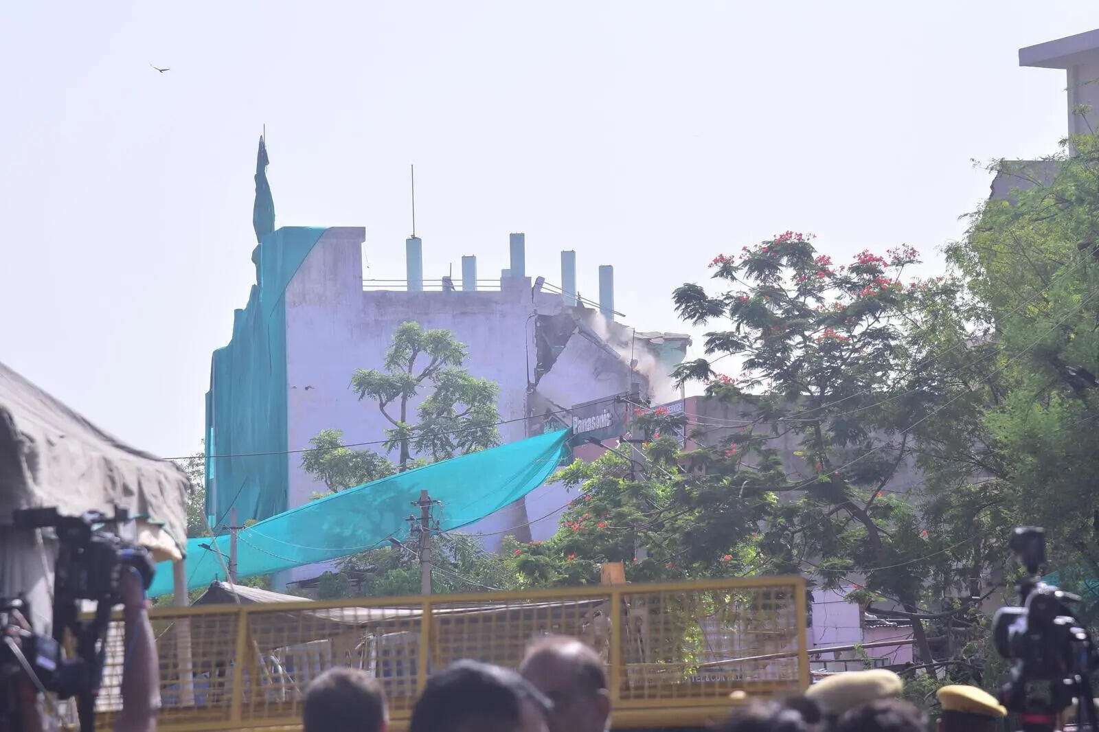 JDA demolishes five religious structures to widen Bharu Marg in Jagatpura (5).jpeg