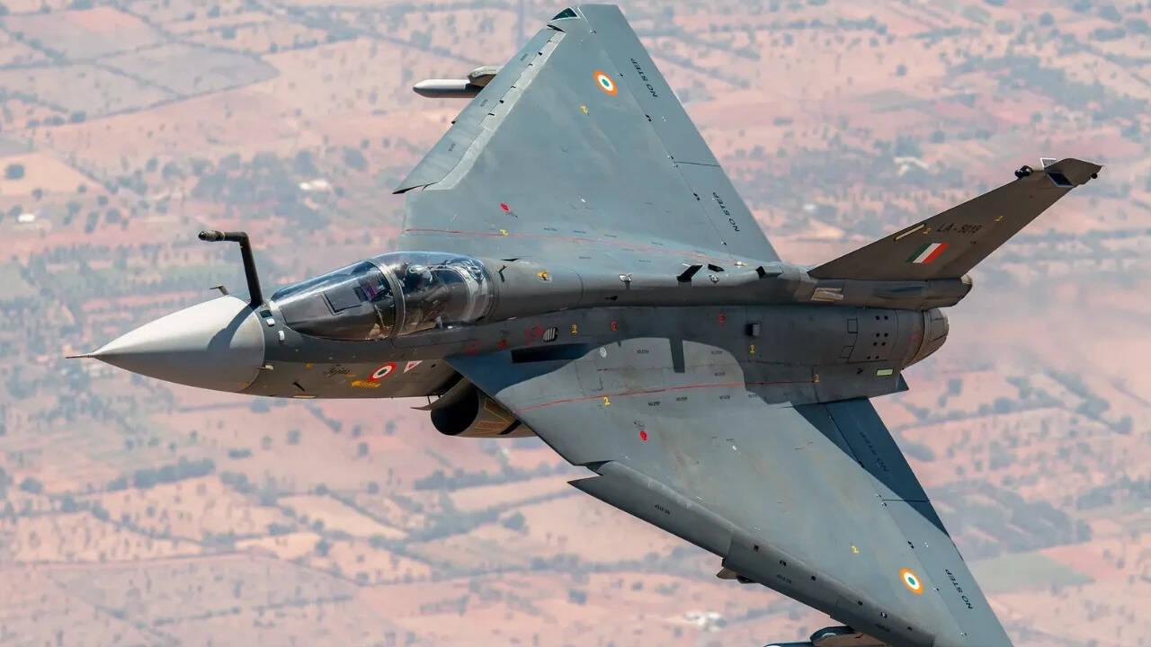 Defence ministry looking at ‘penalties on HAL’ for