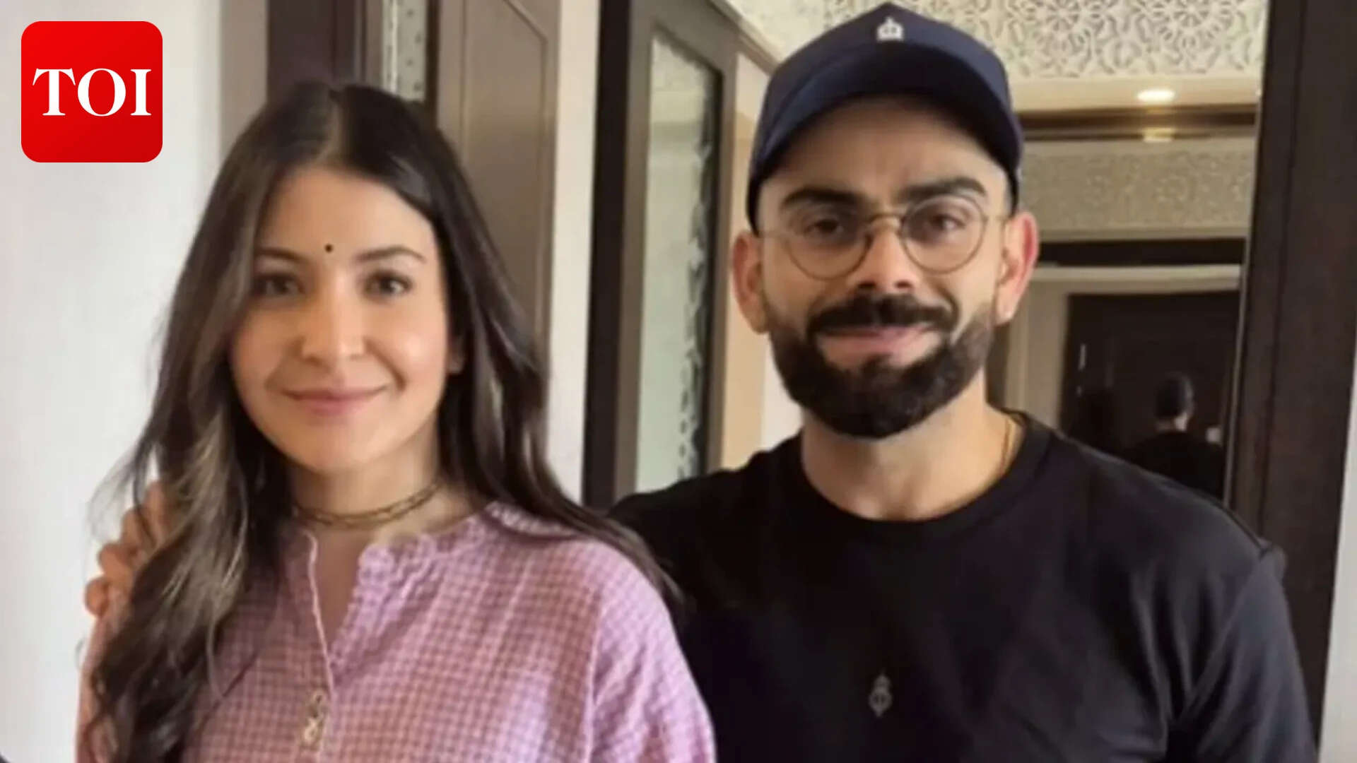 Anushka-Virat pose for a selfie with fan- PIC