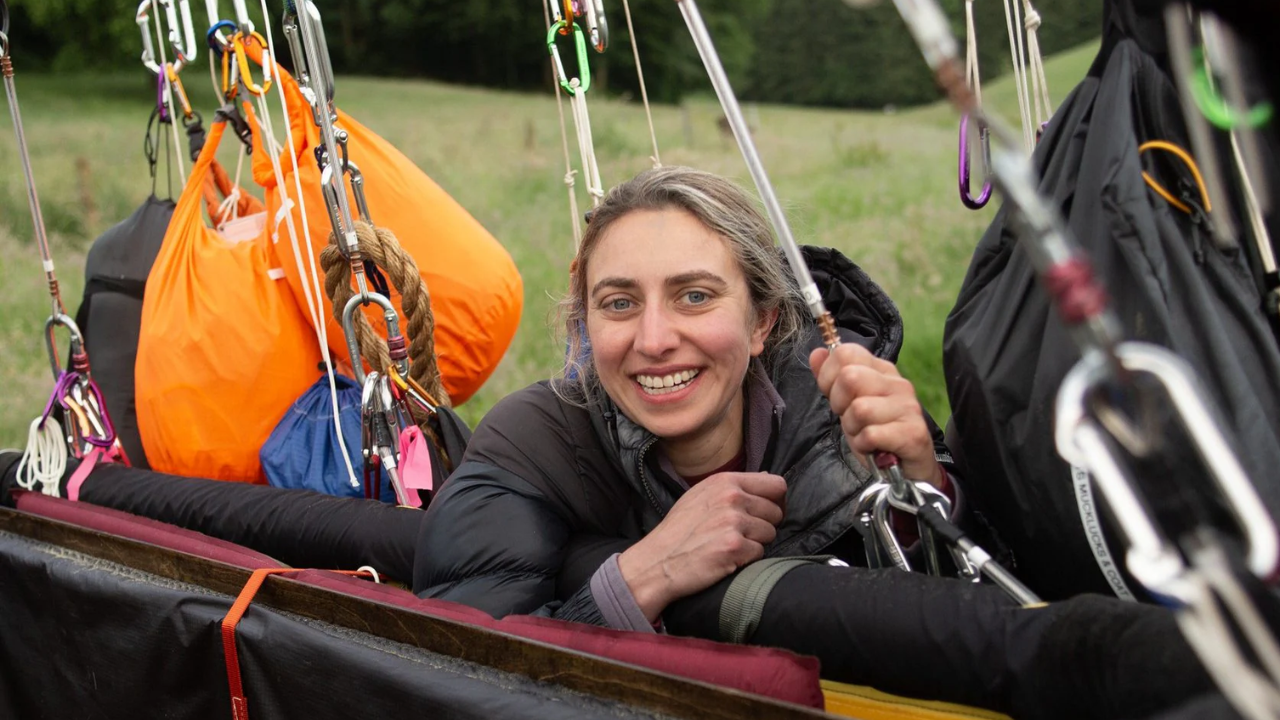 Alicia Hempleman-Adams becomes first British woman to cross 