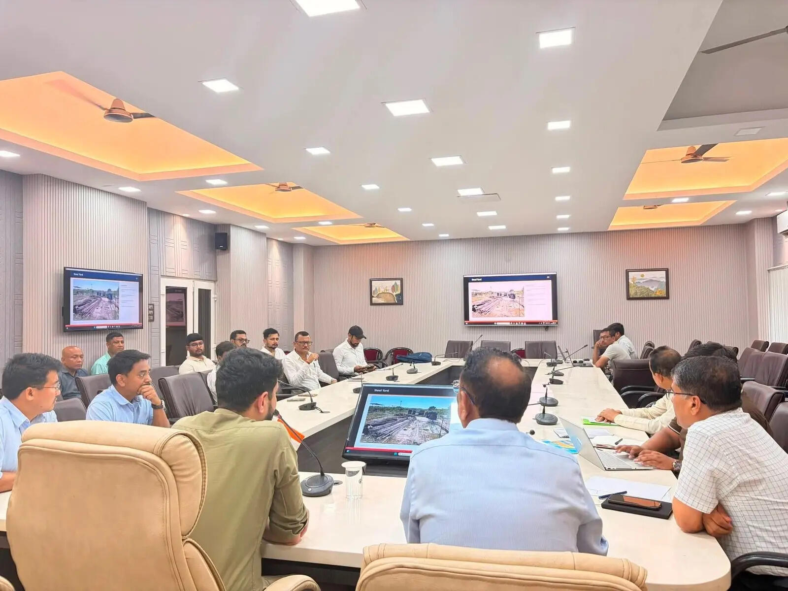 c97831b6-c6e5-4ec9-98c0-cab746f97135_Meeting_.jpg