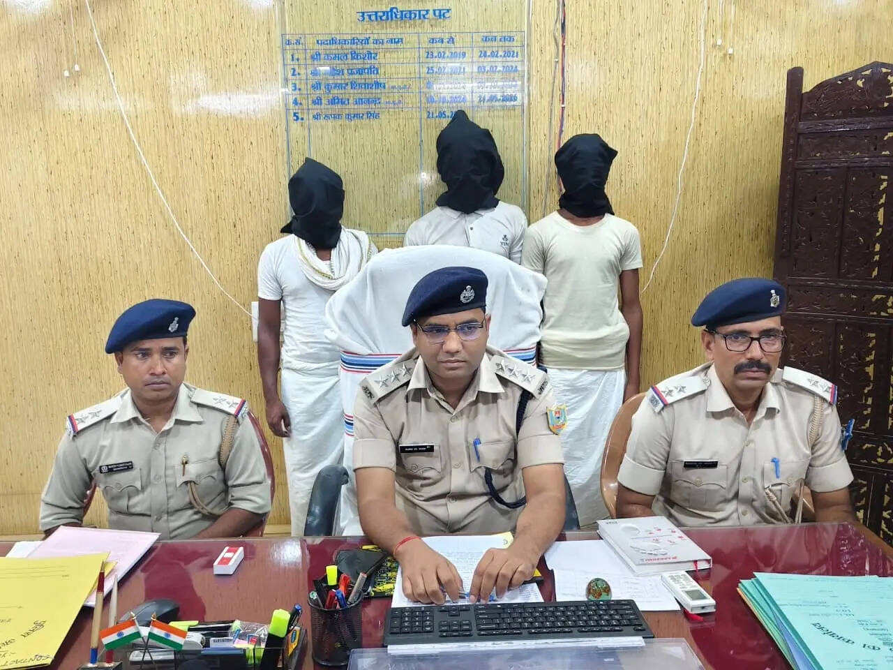9d99e993-b902-4aee-b586-6b6509a8063f_Arrested_trio_accused.Vishvendu_Jaipuriar.jpg