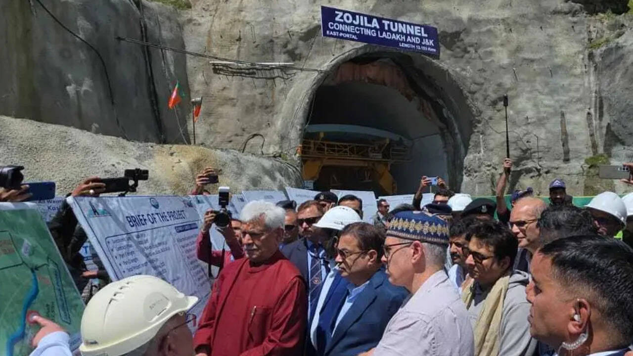 Gadkari sets off final ‘breakthrough’ blast in Zoji La tunne