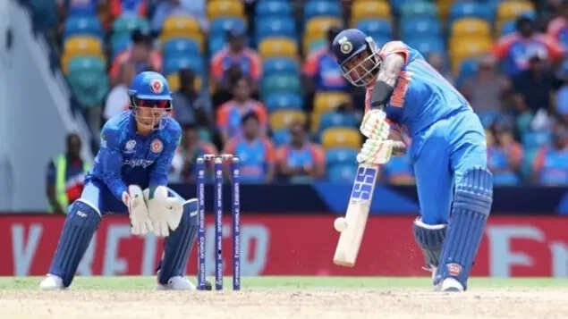 Possessing a range of shots unparalleled in Indian cricket and surprisingly flexible wrists, Suriya can deliver the same delivery over deep third, covers, mid-wicket or fine leg.