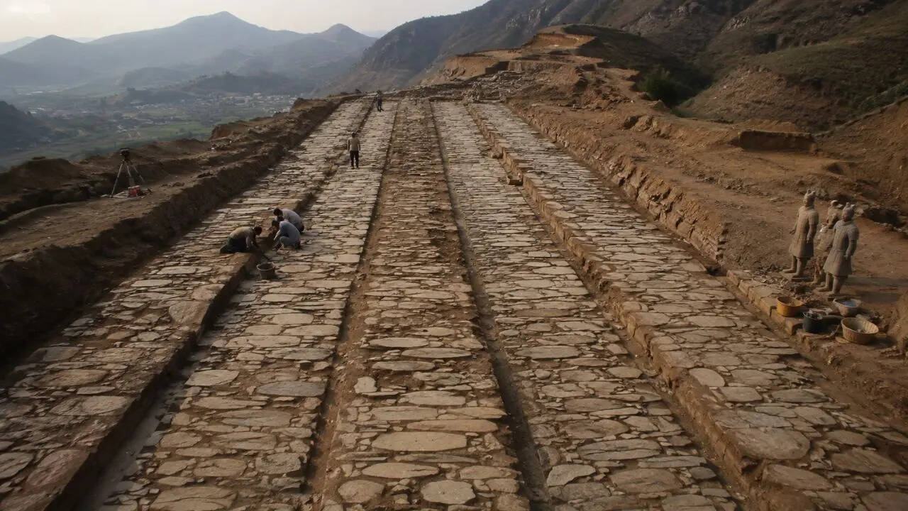 A 2200-year-old Chinese four-lane highway discovered buried in the mountains, revealing a lost Qin dynasty megaproject