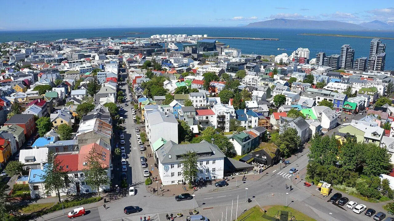  A city of midnight sun and northern lights