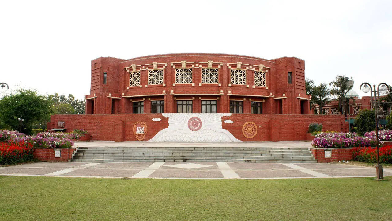 IIM Lucknow opens admissions for BS in AI and Business Analytics programme; check details here