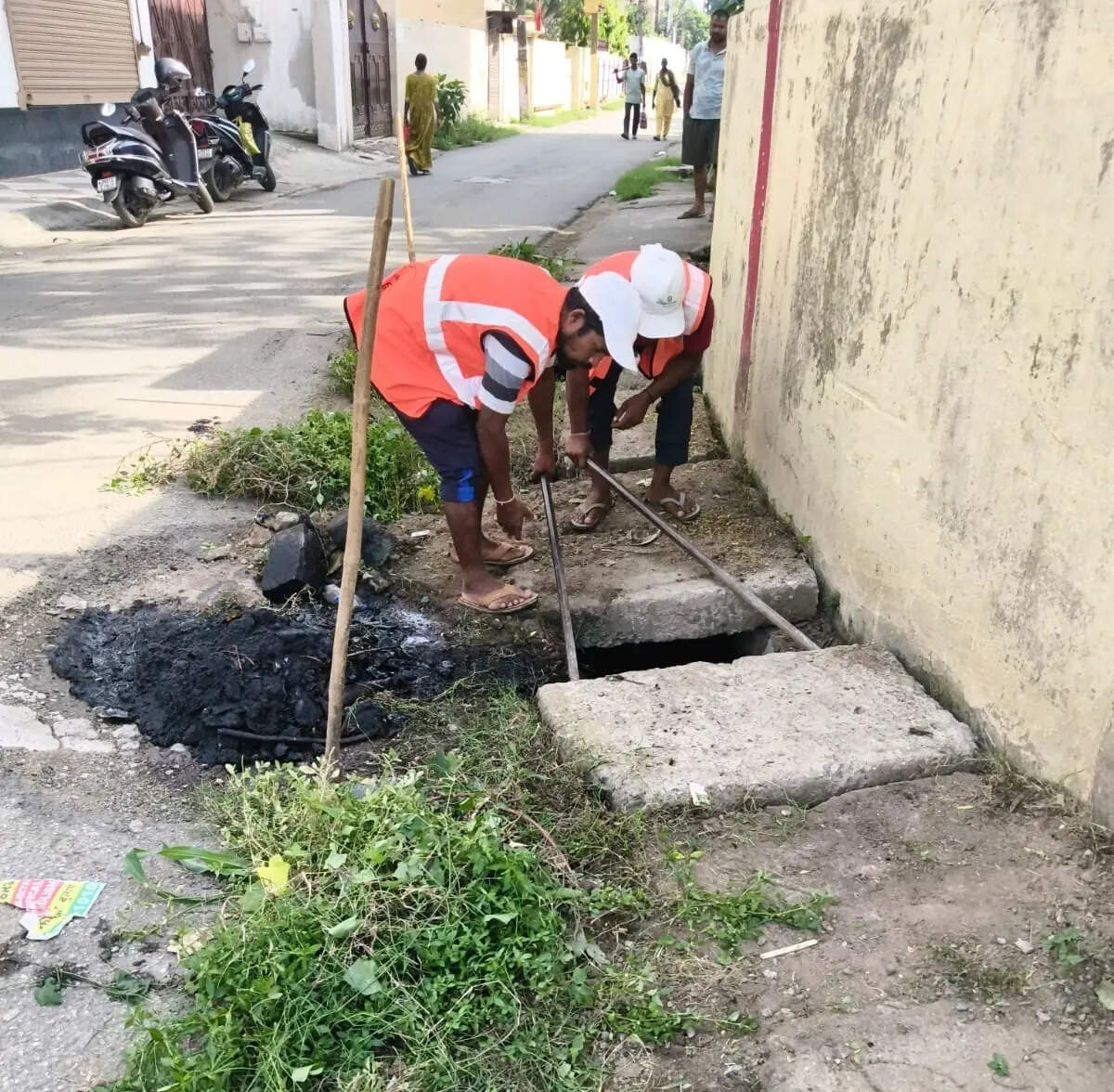 a55bb9e5-5462-4b1c-b6a1-45e761263f26_rmc_drain_cleaning_4.jpeg