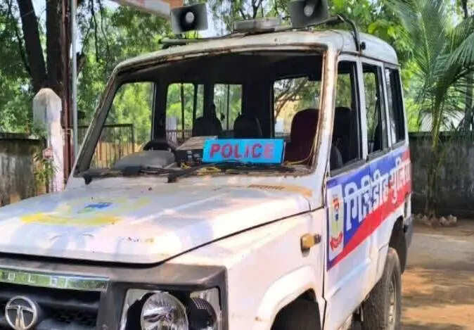dc142b94-9195-43ab-a61a-2feebfe18d69_damaged_police_vehicle.jpg