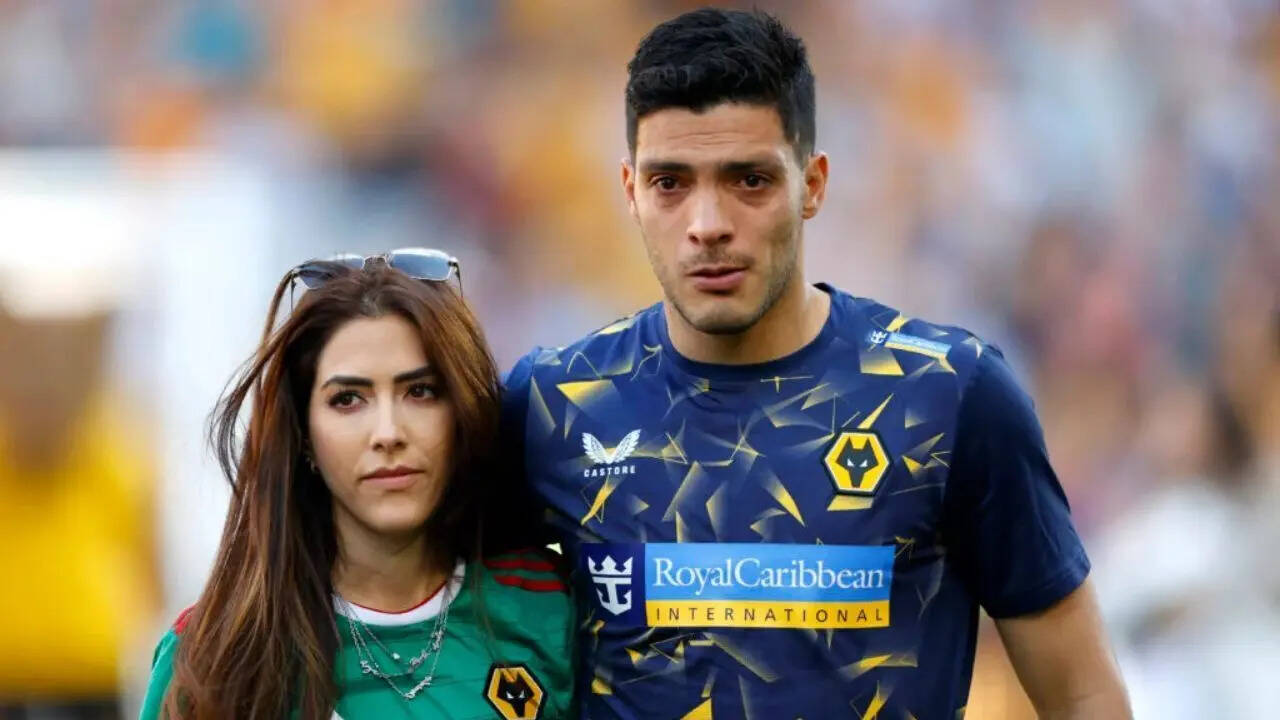 Raul Jimenez with his wife Daniela Basso