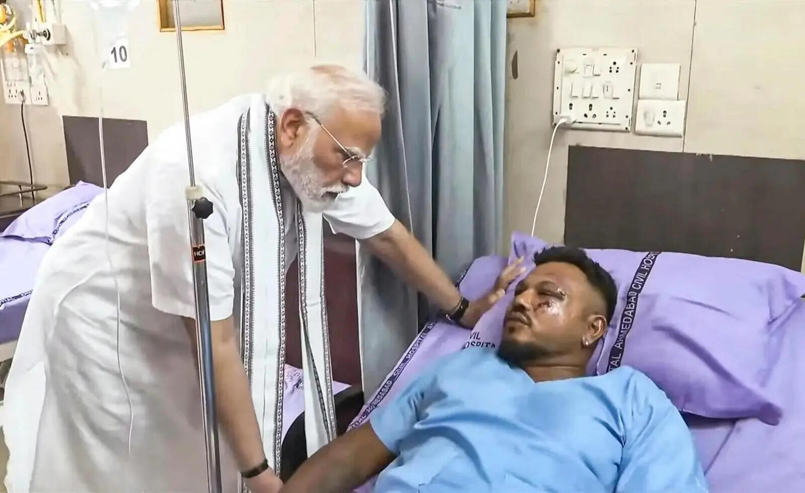PM Modi met the sole survivor Viswashkumar Ramesh last year