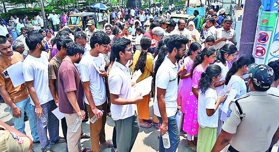 Candidates get 15 minutes extra time for NEET retest