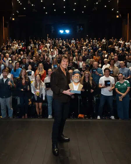Tom Cruise reviews Steven Spielberg's 'Disclosure Day'