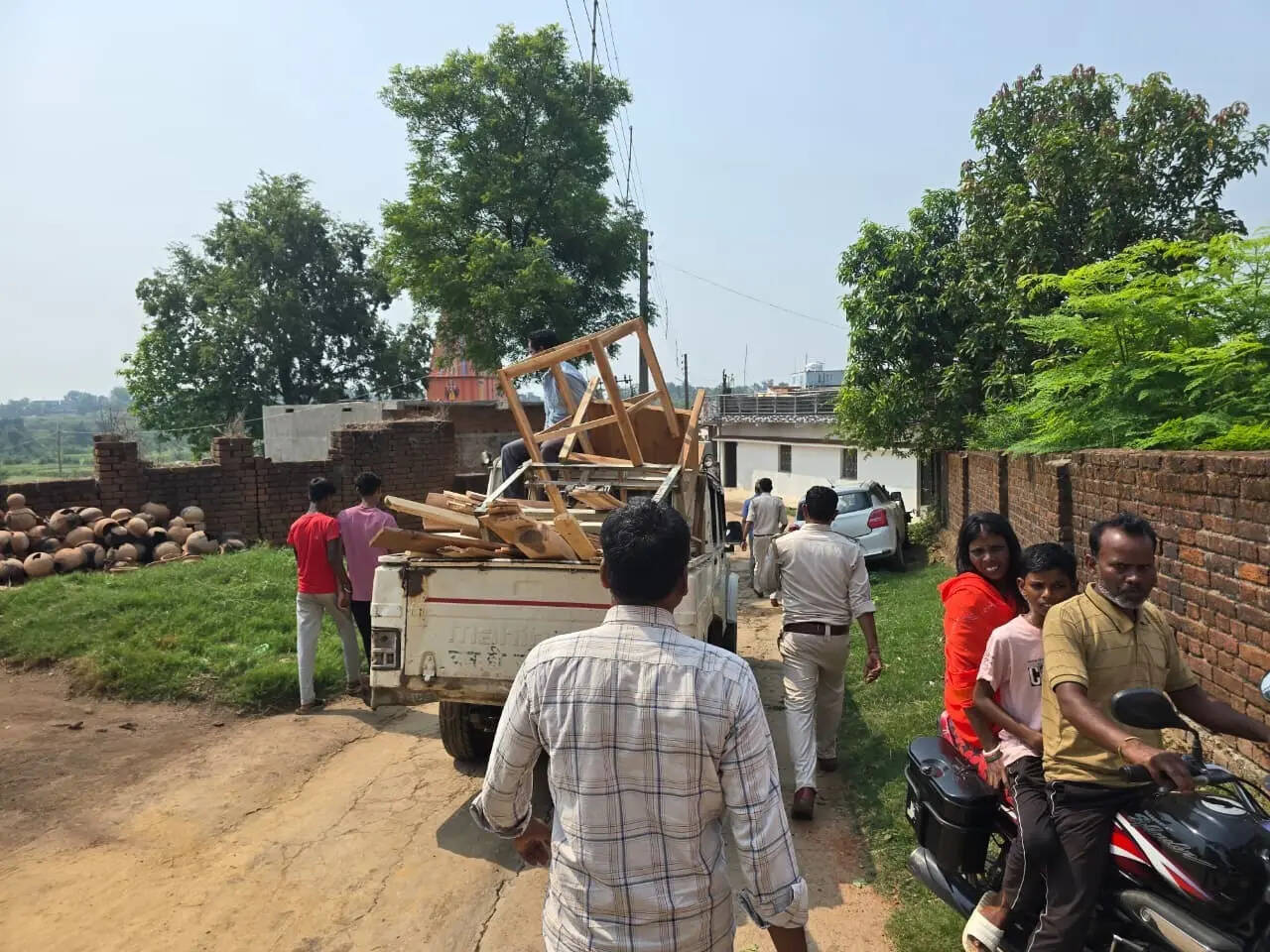 94a1441f-d3b3-42ba-9ed4-d6fa298fc95a_Bokaro_illegal_timber_smuggling_and_sawmill_network_busted_4.jpg