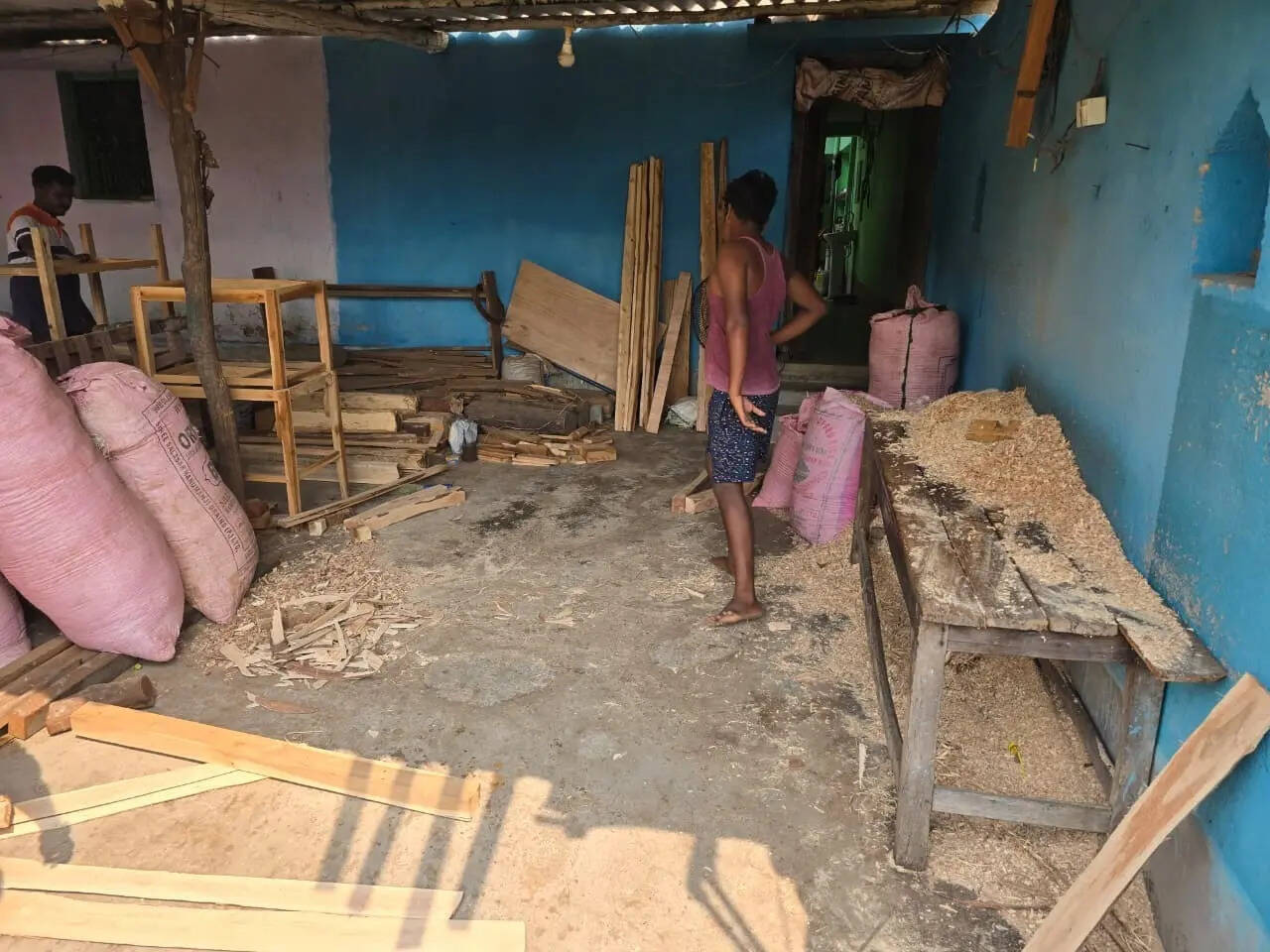 cbd784cd-c1e5-46b6-8d9c-106b24401f95_Bokaro_illegal_timber_smuggling_and_sawmill_network_busted_3.jpg