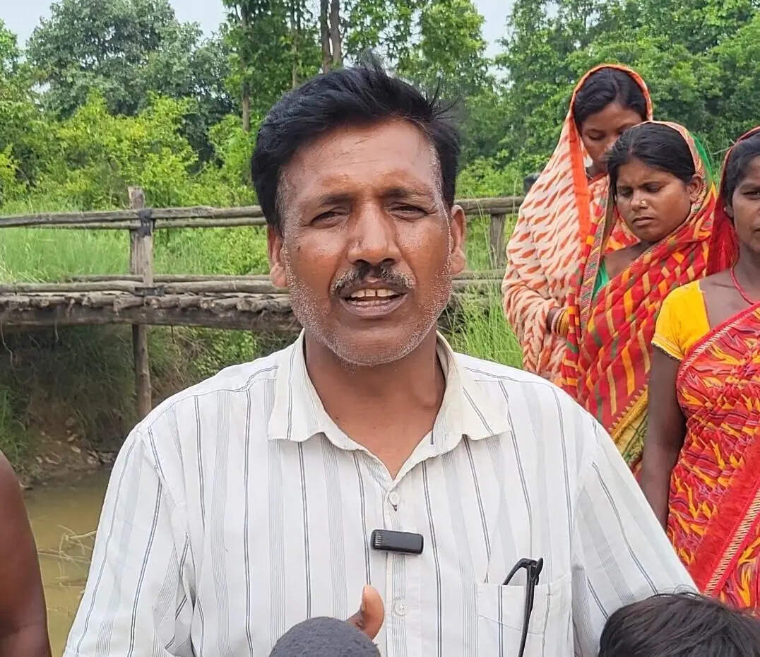 82bec397-379d-45d9-8656-4c408ee5fe22_Villager_Vipin_Kumar_Das.Vishvendu_Jaipuriar.jpg