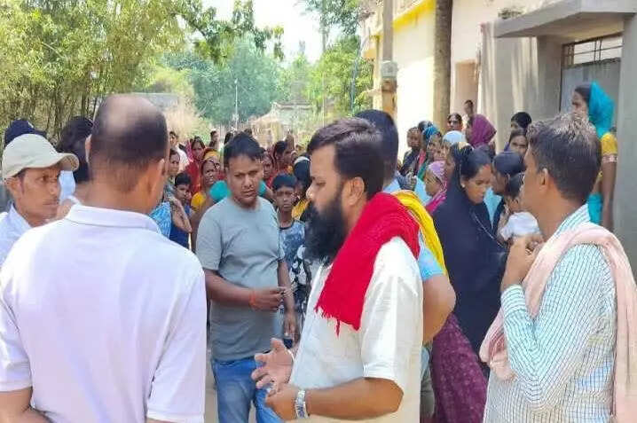 30380694-3b97-481d-a292-27dde01cd3d1_people_assemble_at_the_spot_in_Giridih.jpg