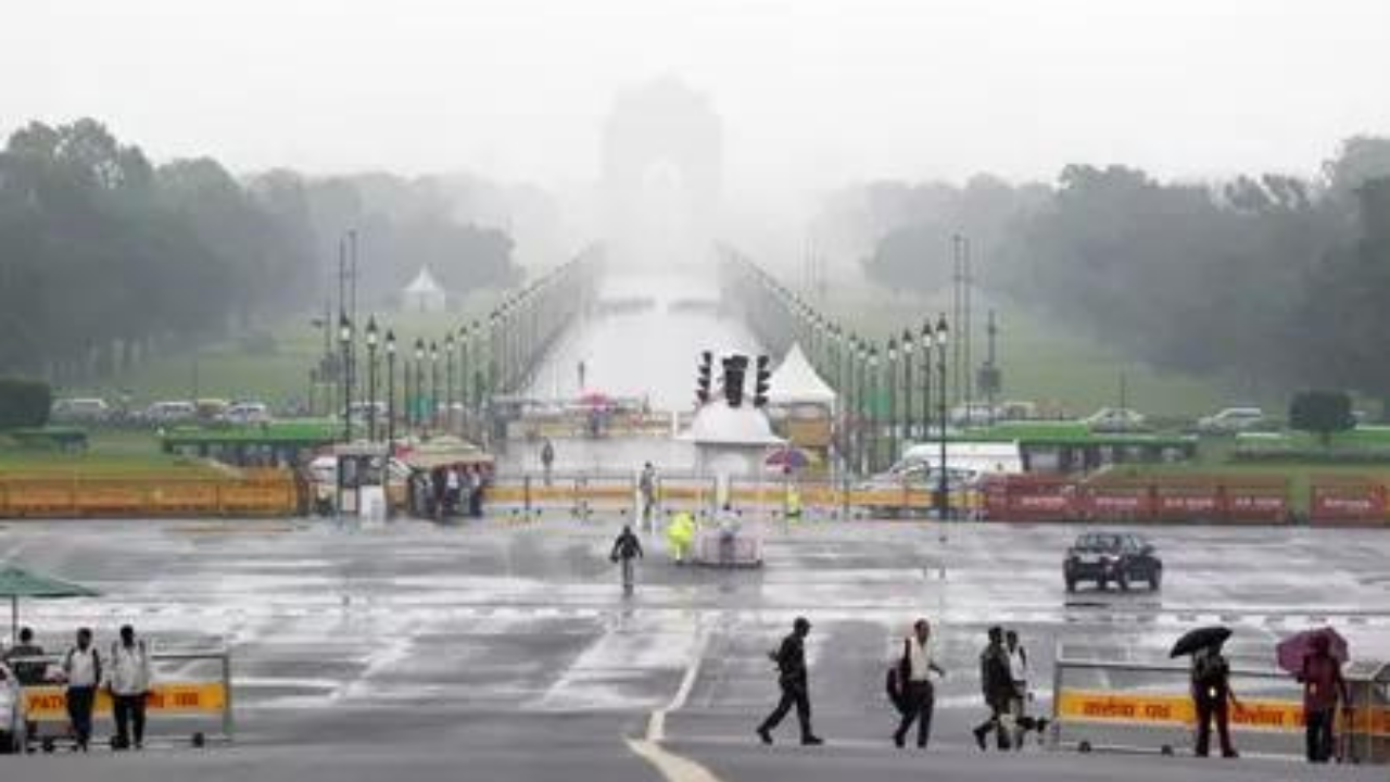 Delhi records 38.5°C, below seasonal average; IMD predicts rain, gusty winds on Monday