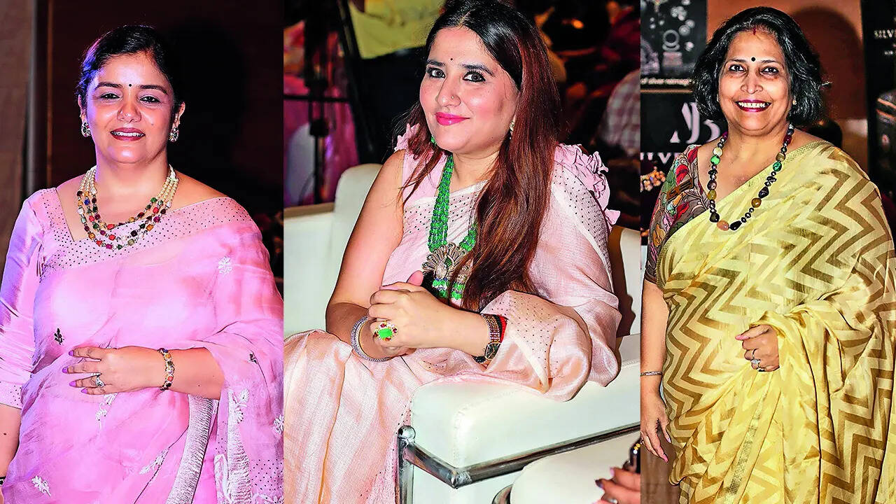 (L) Simran Sahani (C) Vandita Agarwal (R) Vanita Yadav