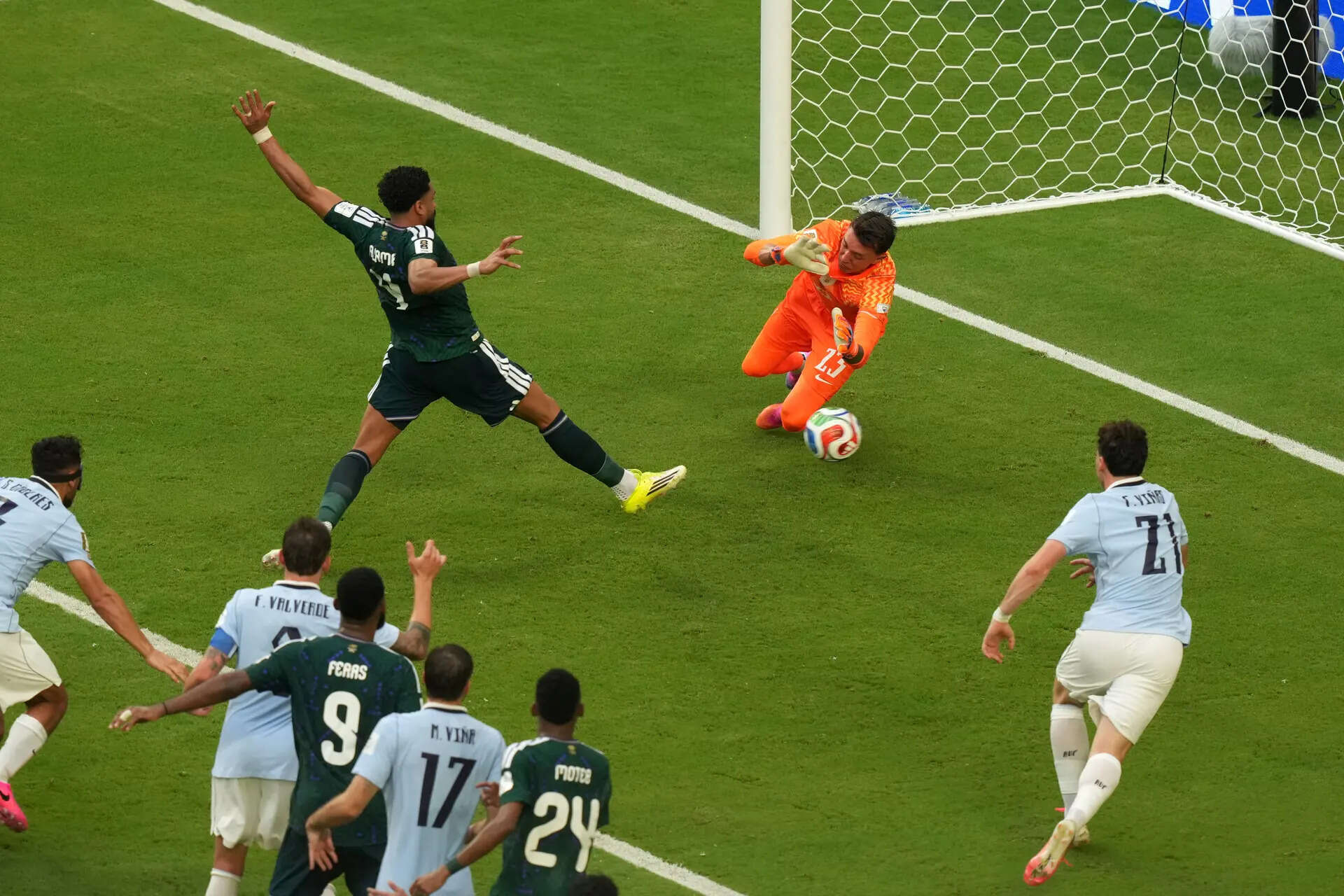 uruguay-vs-saudi-arabia.jpg