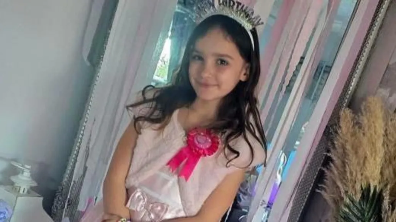 UK Teenager Accused of Murder Claims Girl 'Walked Into Knife' During Playfighting