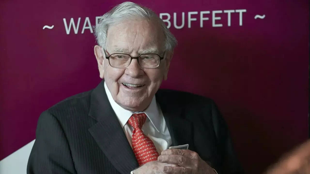 Warren Buffett Plans to Donate Over 99% of His Fortune