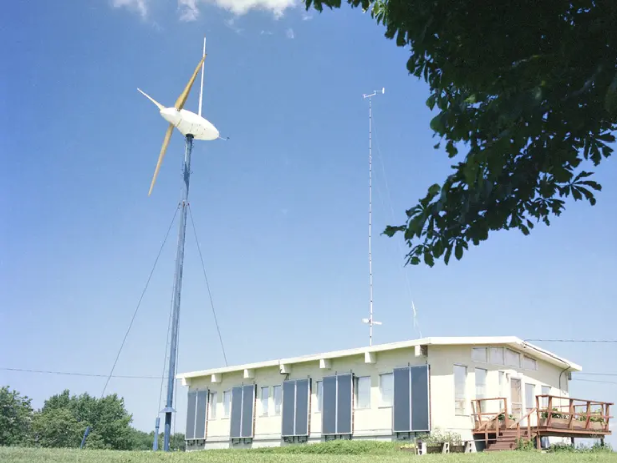 IEEE Spectrum The UMass Amherst wind turbine.