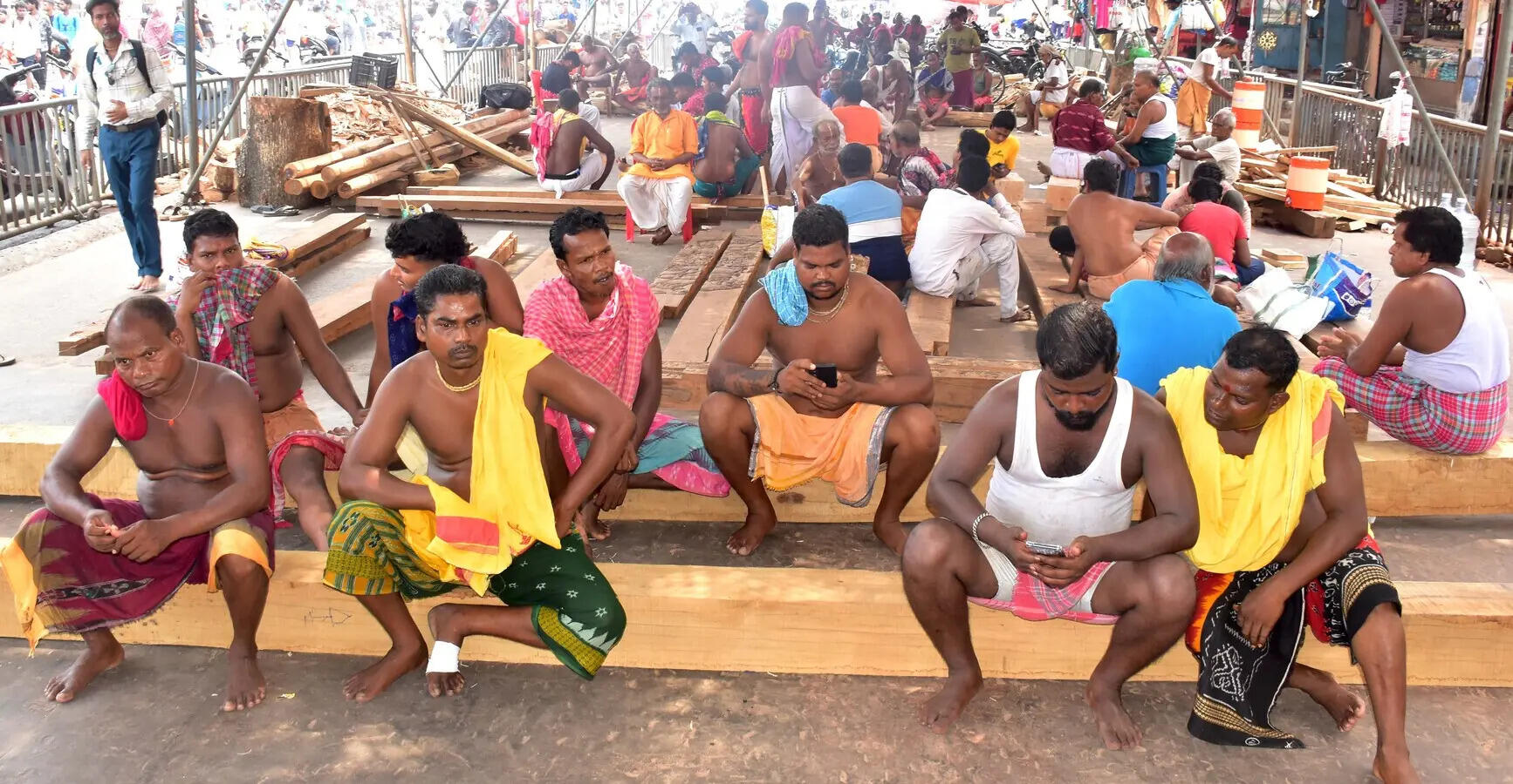 Puri chariot artisans halt work for 4 hours amid dispute over leftover wood
