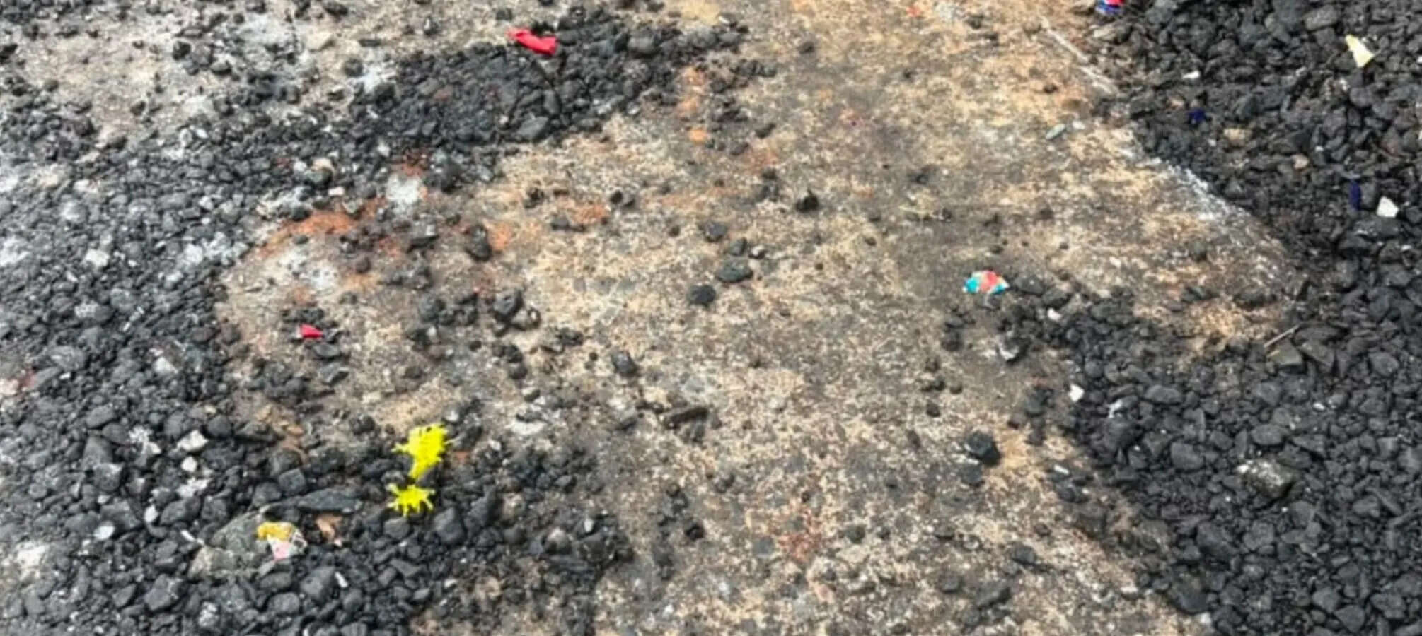 The road surface peeling off in Chatra d655fe61-cb44-4c69-9bcf-f21ee67e8e4e_Damaged_road_in_Chatra.Vishvendu_Jaipuriar.jpg