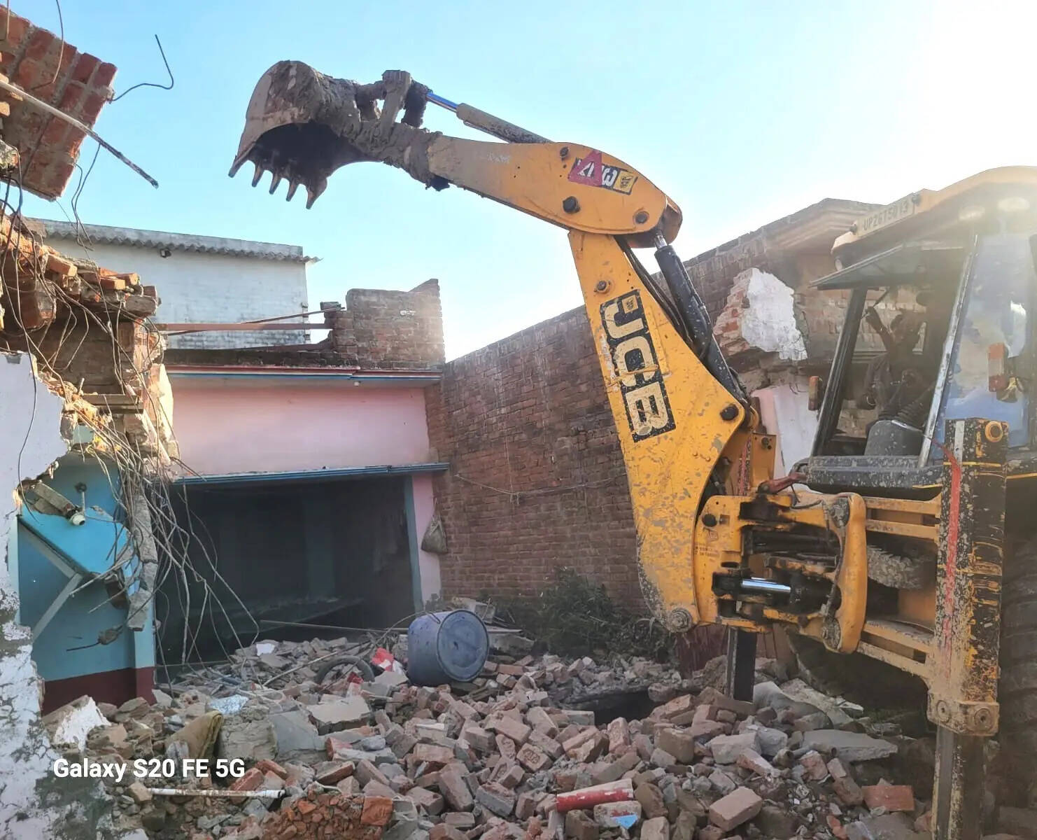 150da482-78ed-42a1-a6db-df7580a92802_The_administration_bulldozed_the_house_of_rape_accused_on_Wednesday_evening.jpg