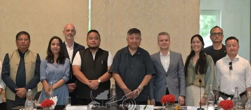 90e0ab41-894a-4c8d-95a8-96bce2ec4e0b_The_French_delegation_with_Nagaland_officials_in_Chumoukedima.jpg