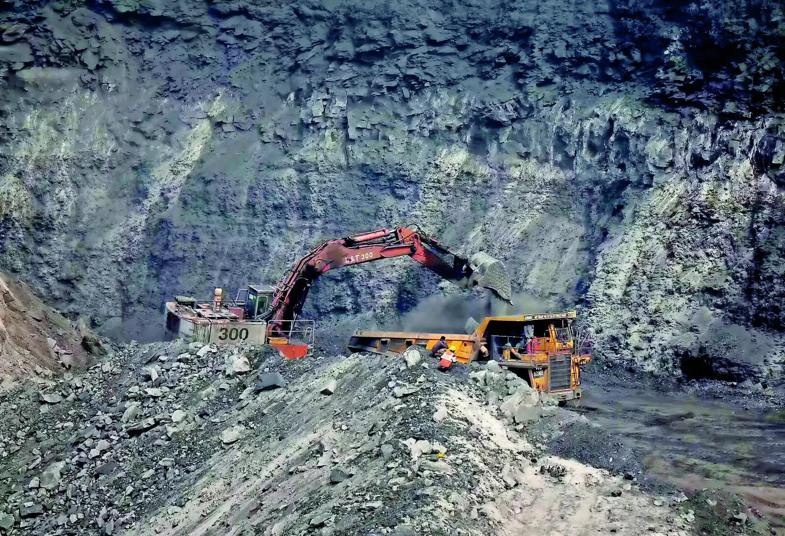 singareni coal mining.jpg