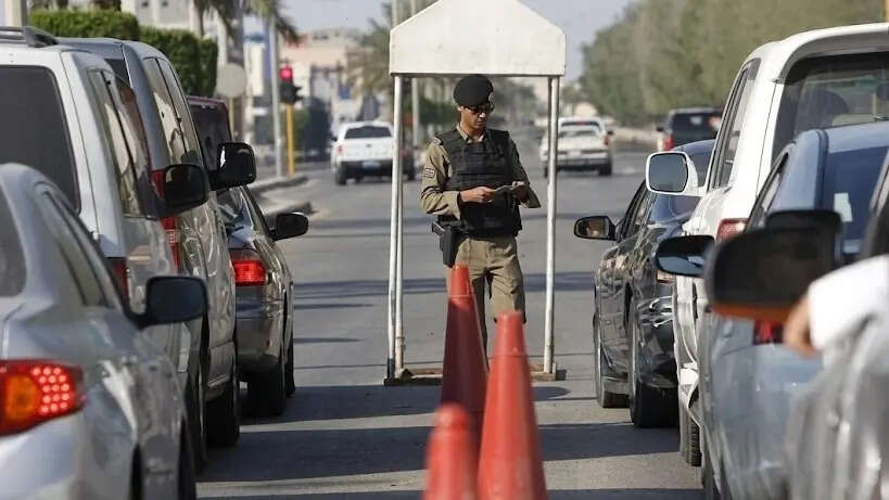 Saudi Arabia warns drivers of up to SR900 fines for illegal car window tinting