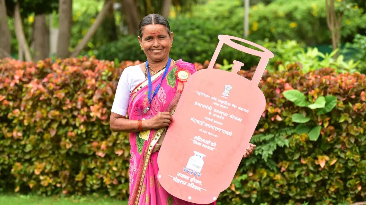 How Pradhan Mantri Ujjwala Yojana (PMUY) is ensure clean fuel for beneficiaries – explained