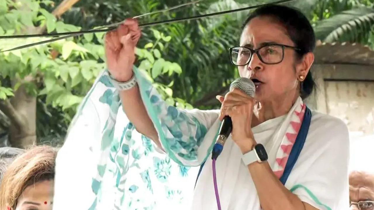 HDFC said to have put freeze on TMC account, Mamata Banerjee's faction denies it