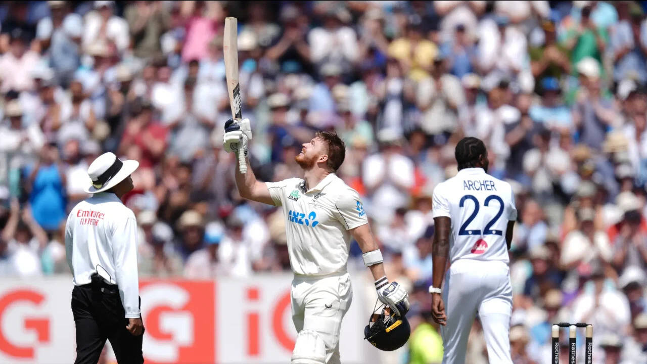 Phillips joins McCullum and Guptill, becomes 3rd New Zealand batter to...