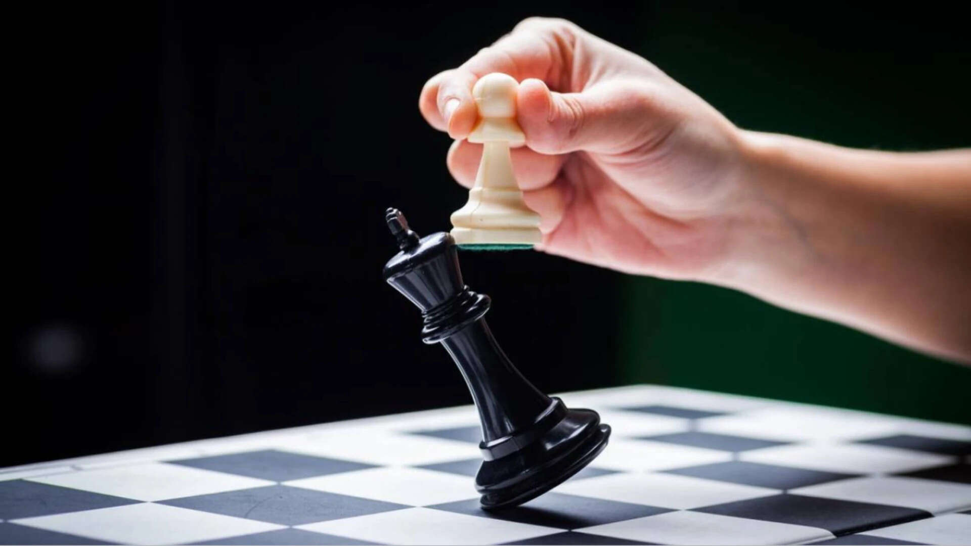 Swedish proverb of the day: 'When you finish the game, the king and pawn end up in the same box.'