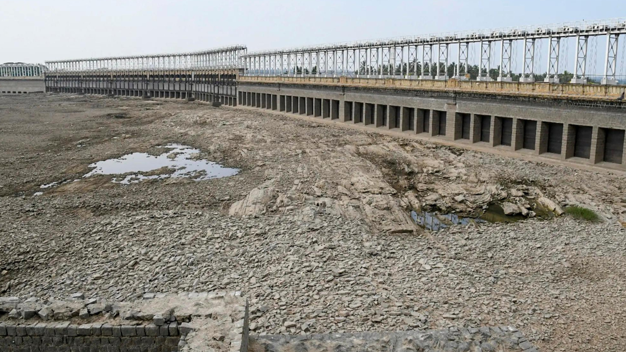 Water in 166 major reservoirs across country dips to 28% of storage capacity