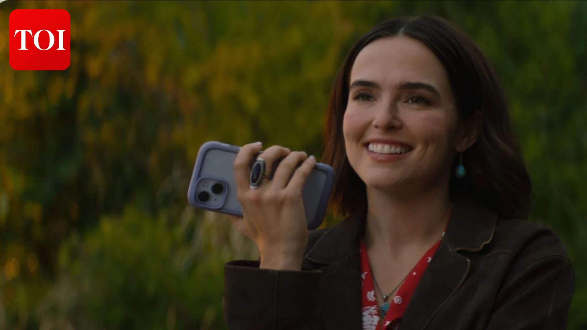Zoey Deutch in 'Voicemails for Isabelle'