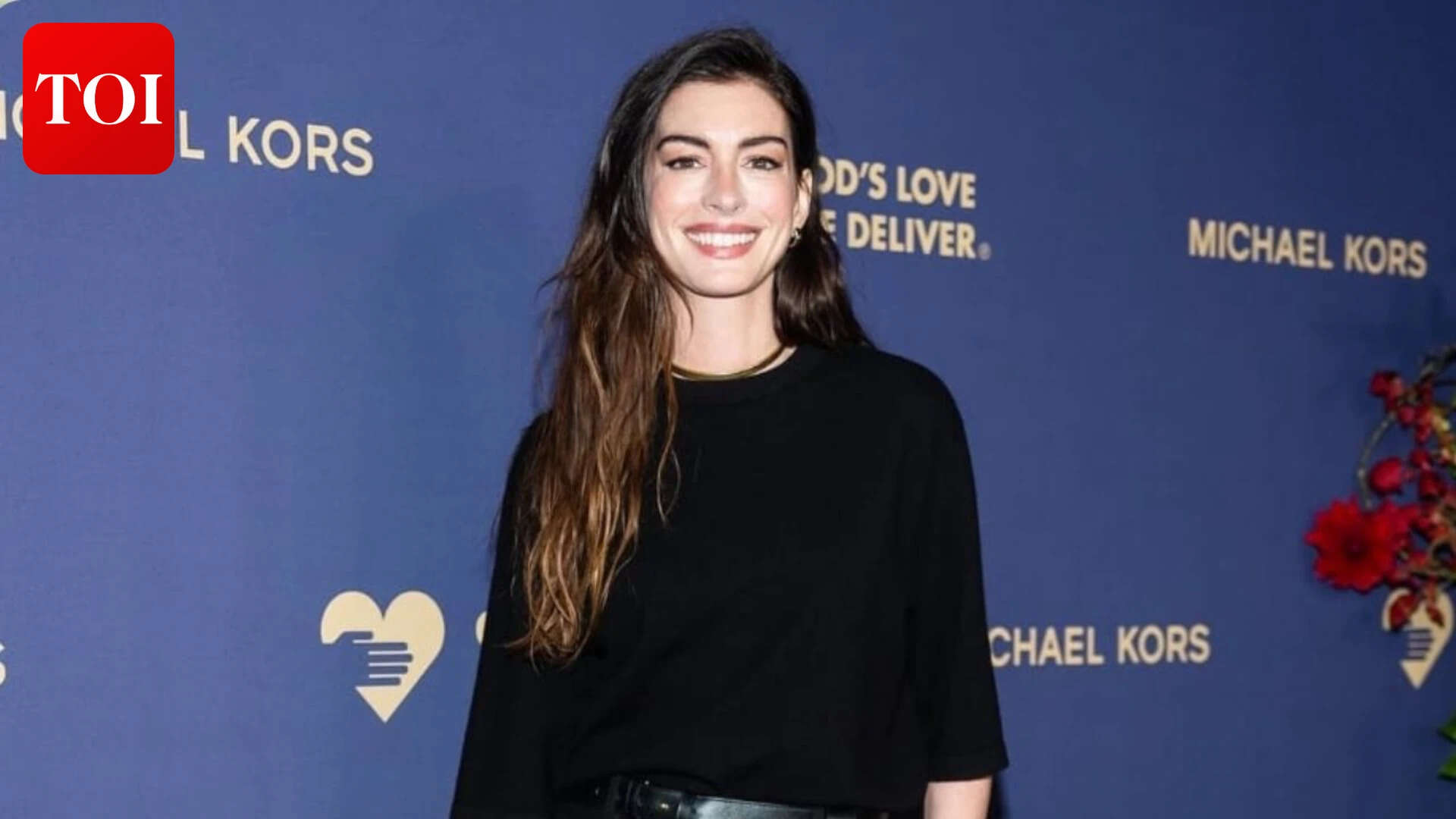 Anne Hathaway announces pregnancy with third child