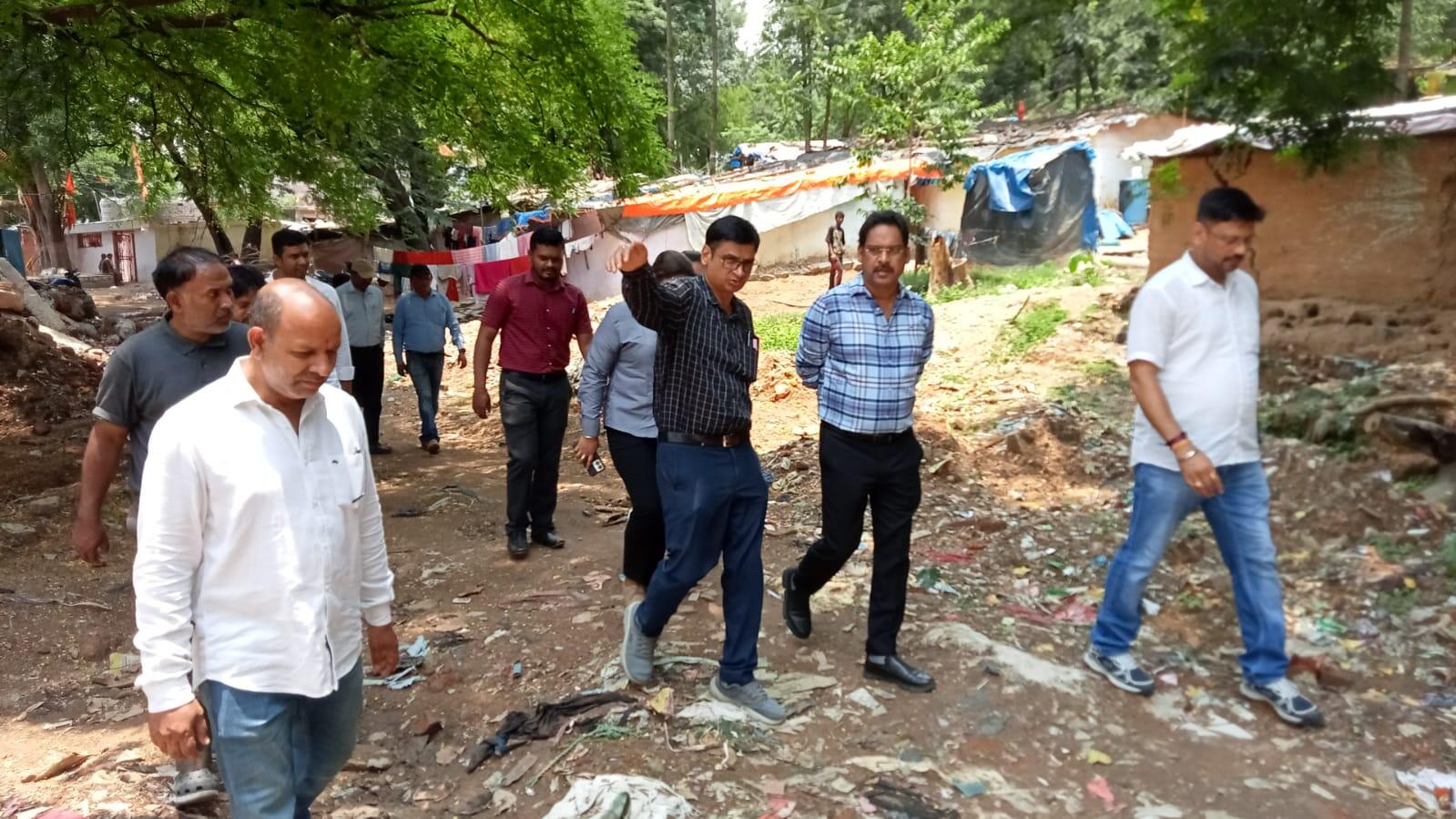 c23634c6-e215-497a-94b9-1b643b2534a0_RMC_team_inspecting_area_around_Pahadi_Mandir_.jpeg
