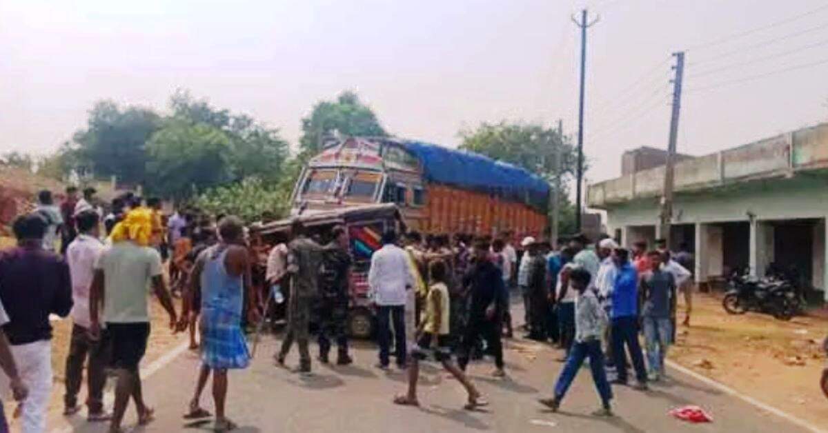 2ffbc1aa-f9fd-436d-a821-c80802948e35_truck_collided_with_an_auto_carrying_students.jpg