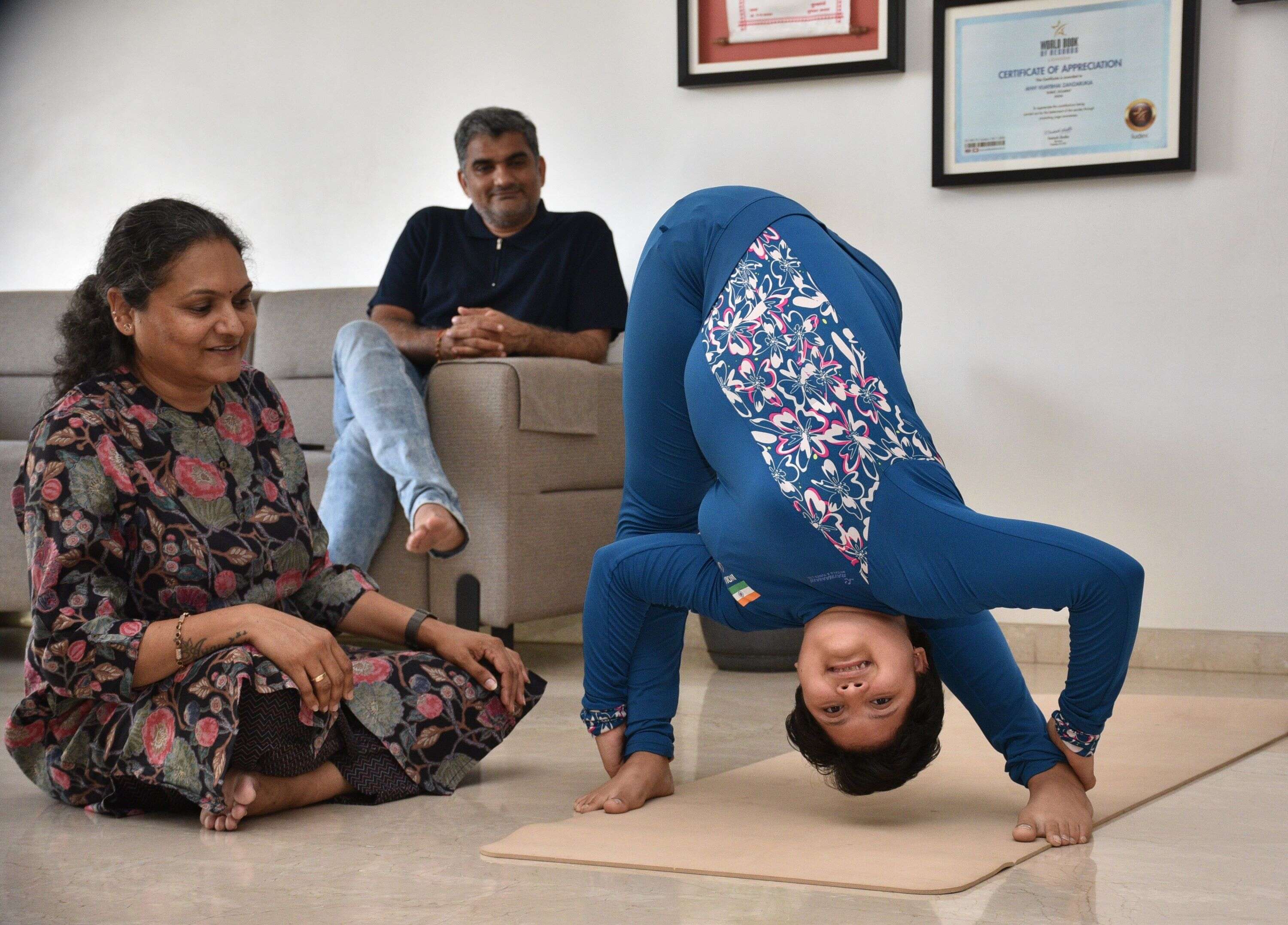 Anvi with her parents