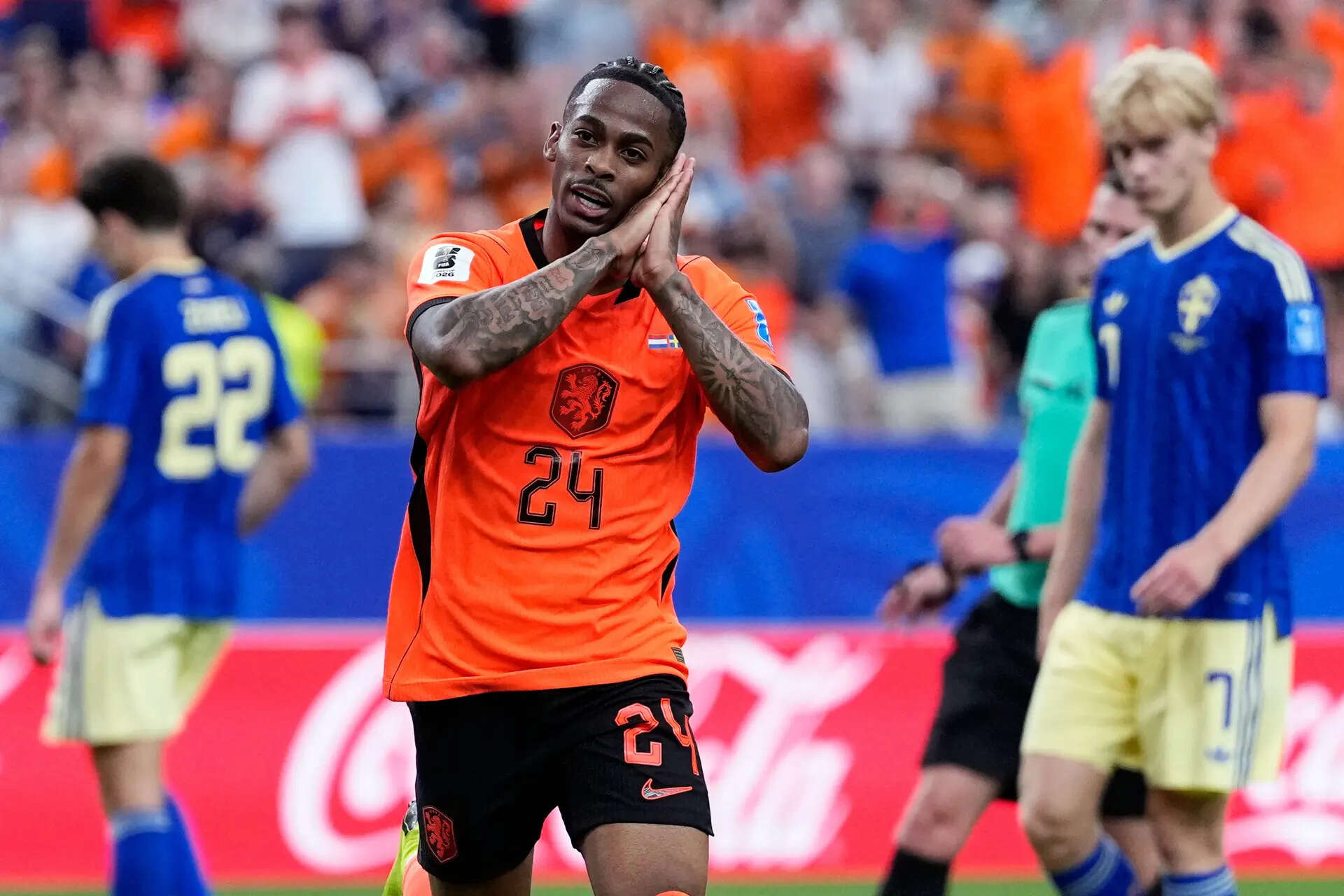 aptopix-sweden-netherlands-wcup-soccer.jpg