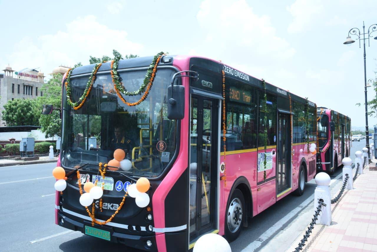 Chief Minister Bhajan Lal Sharma flagged off the buses at Amar Jawan Jyoti.jpeg
