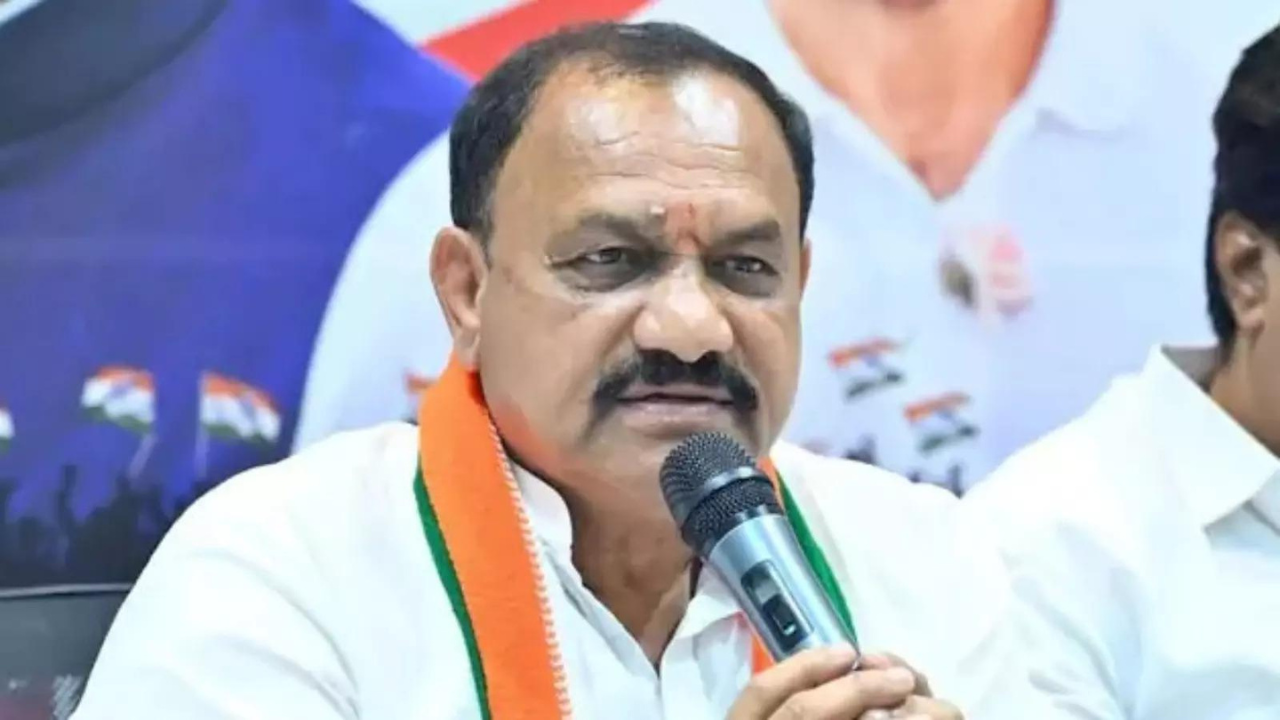Telangana Congress calls for 'transparency' in SIR, meets state poll chief