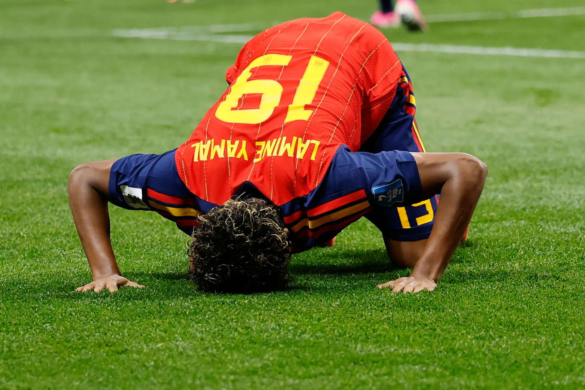 lamine-yamal-scores-10-minutes-into-his-first-world-cup-start-and-gives-spain-liftoff.jpg