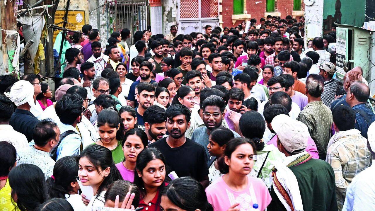 NEET-UG Re-test: PM Modi Spends Time at Delhi Airport to Interact with Students