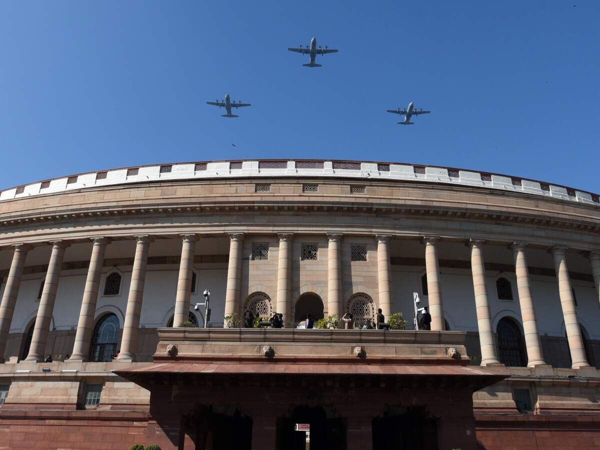 Parliamentary panel reviews central government vacancies, examines CSAT and recruitment progress