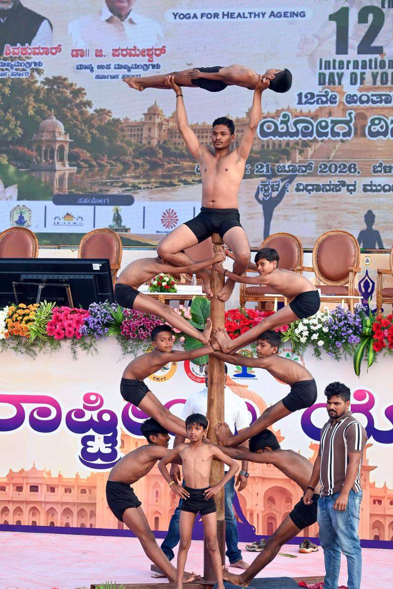 World Yoga Day at Vidhana Soudha (3)